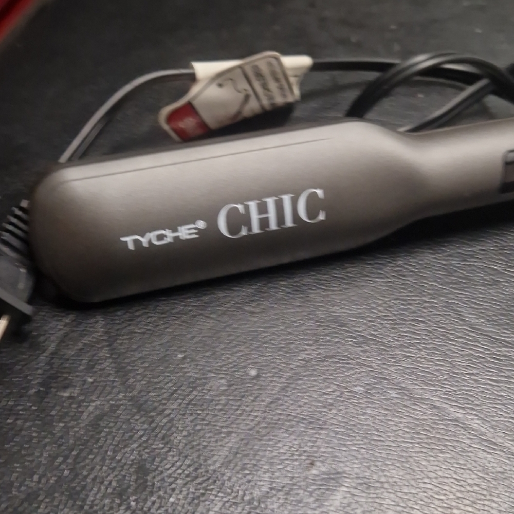 Tyche Chic Hair Styling Tool